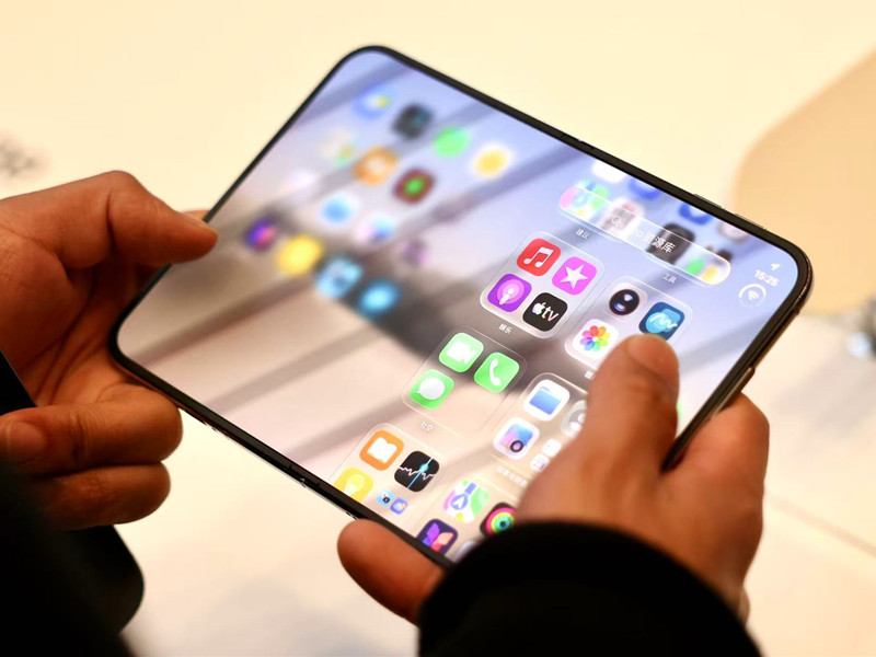 iPhone Duo开售十日价格“破发”，首批机型被曝屏幕问题
