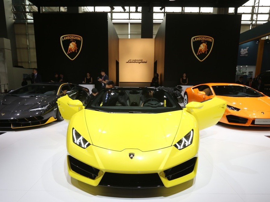 “十几万就能开上保时捷”，年轻人盯上二手豪车