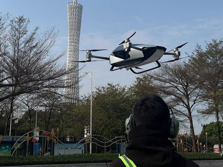 无人机操控员就业缺口达百万，年轻“飞手”如何获得高薪酬