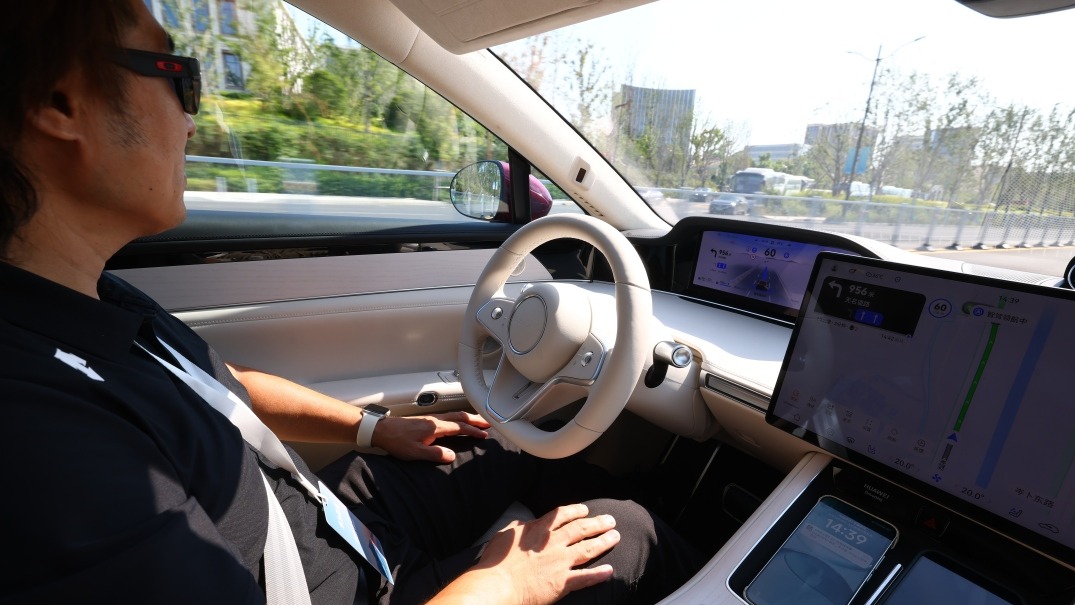 保险保障为智驾规模化加速，保费未来有望比人驾低50%以上