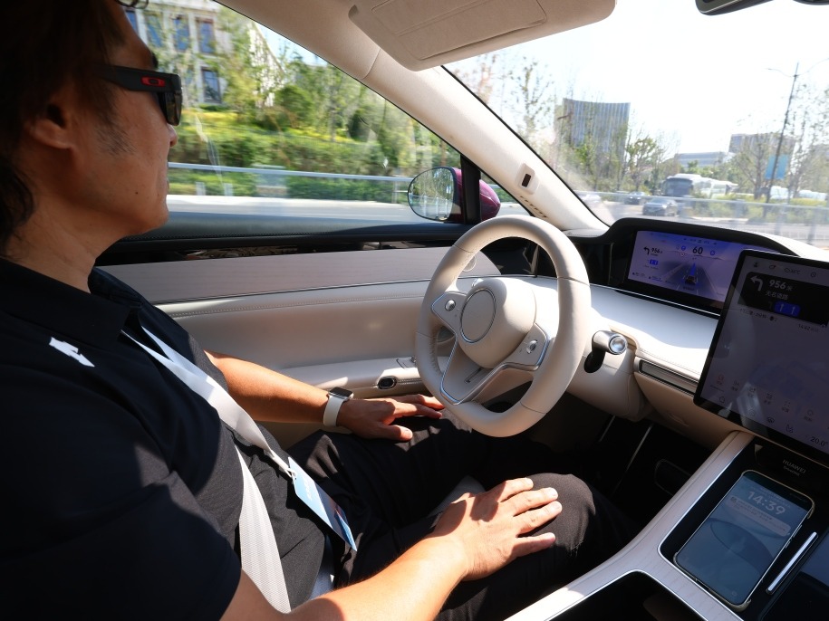 保险保障为智驾规模化加速，保费未来有望比人驾低50%以上