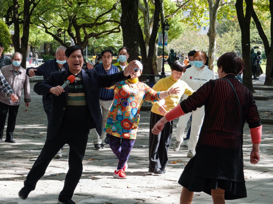 “60岁正是闯的年纪”：托举银发打工人，支持体系如何建？