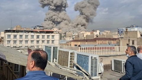 全球市场开启无差别抛售，历史复盘：冲突后股市、原油、黄金怎么走  