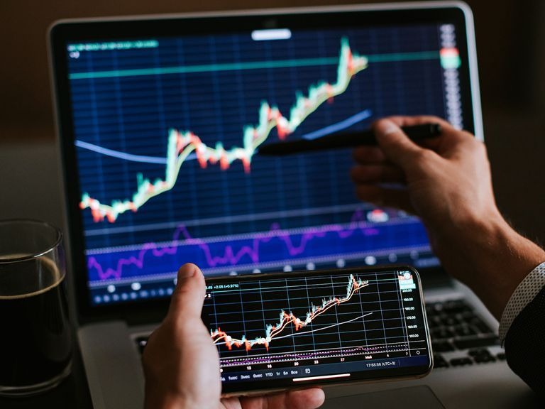 A股7月收官，科技退潮消费逆势，资金避险还是风格切换？