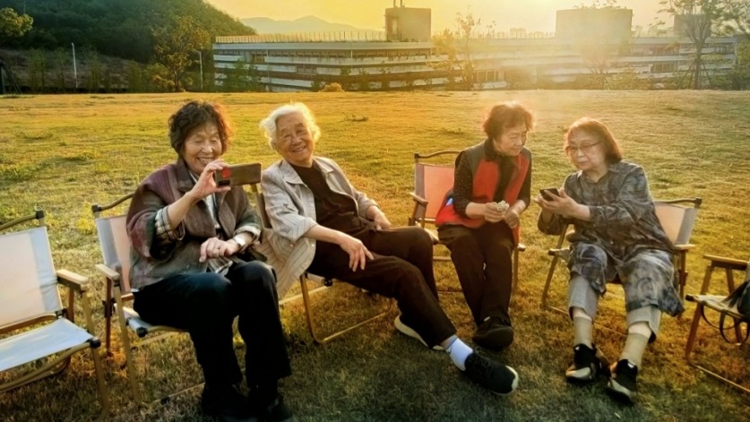 多地出新政“争抢”3.2亿老年人：押注旅居康养寻找楼市新客