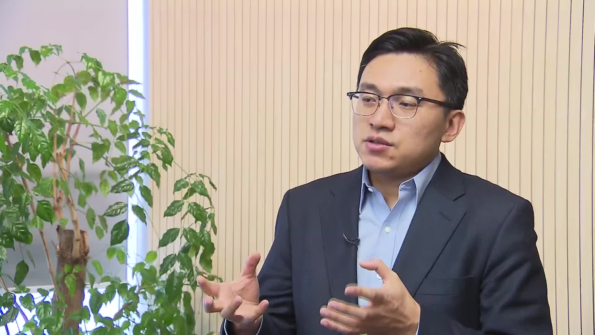 2020-12-18 12:55左安龙:保证上市公司的健康发展才是牛市根本丨拥抱